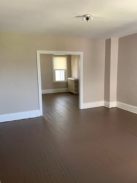 Building Photo - 115 Bullman St