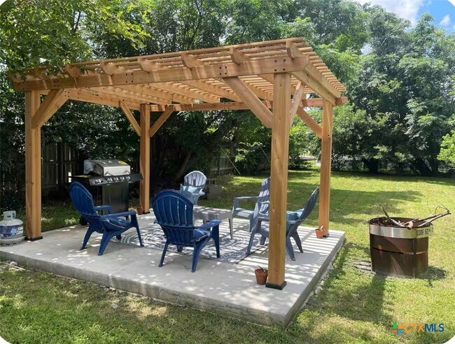 Building Photo - 284 Perryman St