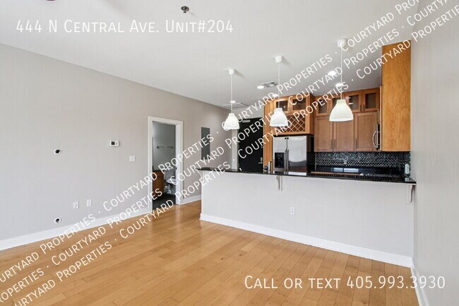 Building Photo - 444 N Central Ave