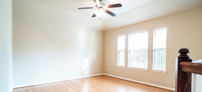 Building Photo - 2301 Giddens Dr