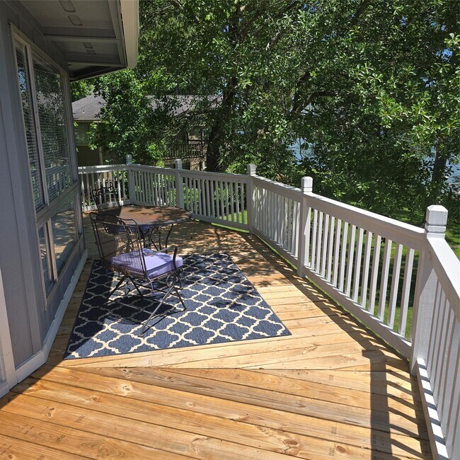 Building Photo - 275 Sam Houston Loop