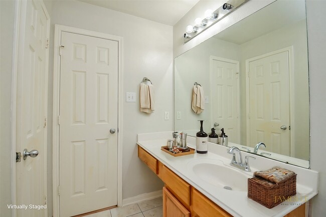 Building Photo - 13118 Cres Manor Ln