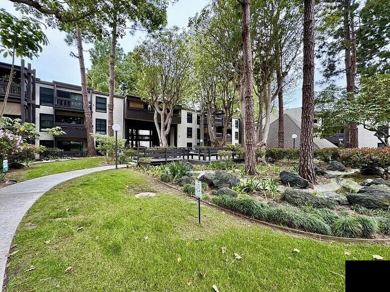 Building Photo - 7740 Redlands St