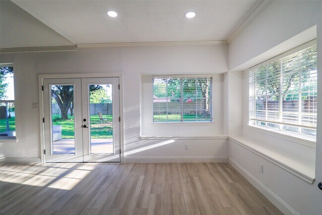 Building Photo - 14311 Ragus Lake Dr
