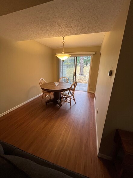 Building Photo - 429 W Eagle Lake Dr