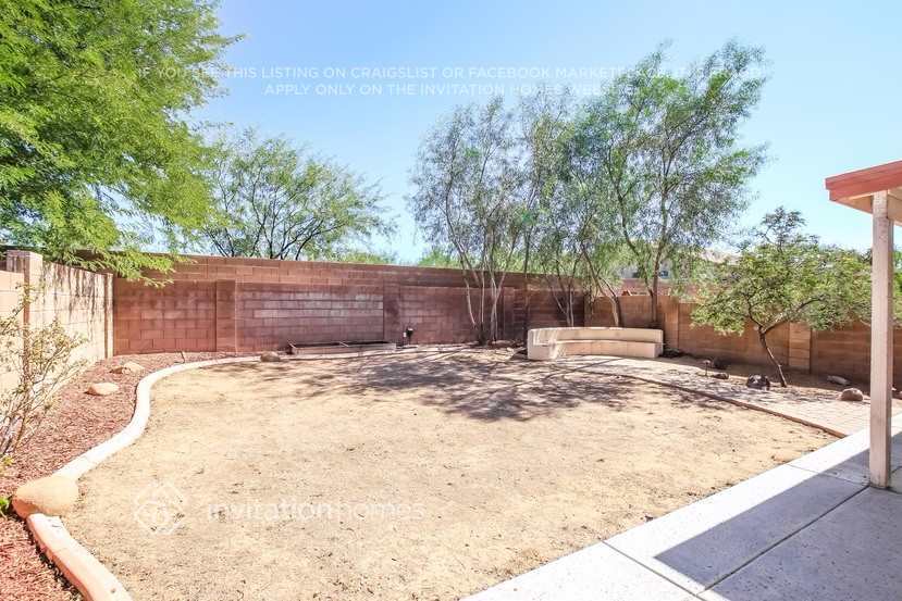 Building Photo - 27921 N 23rd Dr