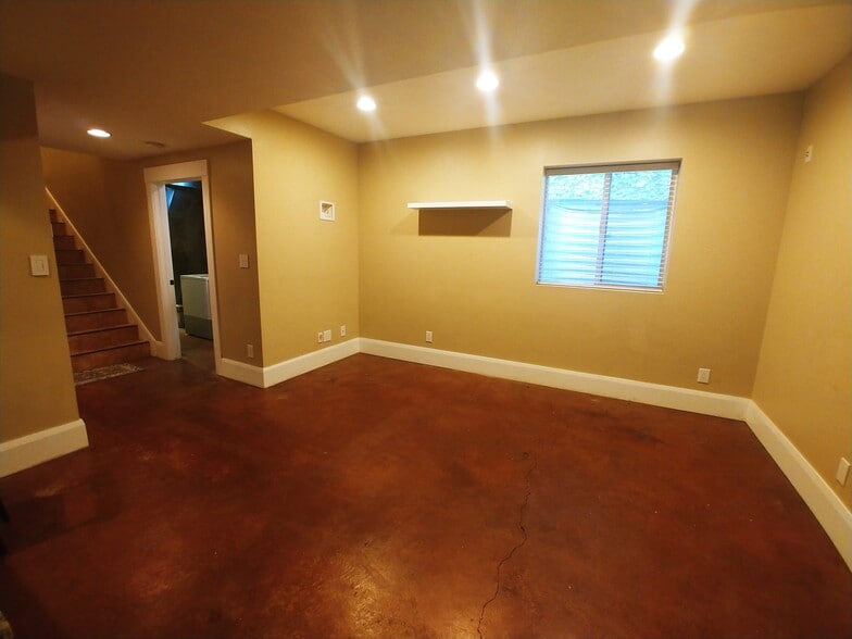Building Photo - 511 S 1200 E