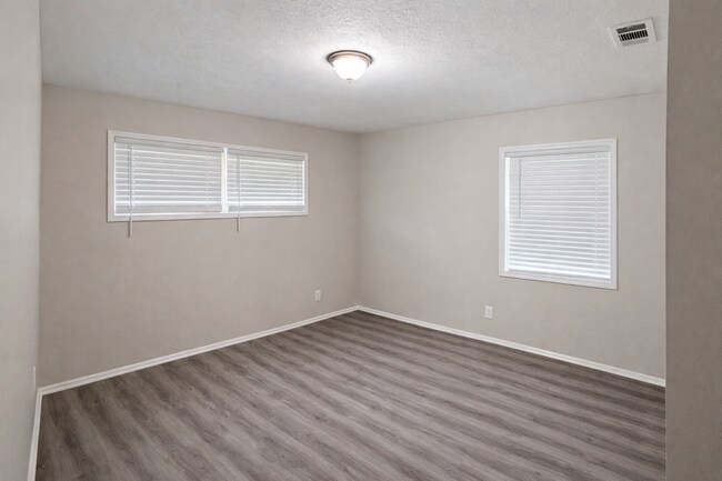 Building Photo - 3837 Spencer Cir