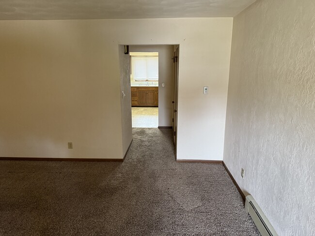 Building Photo - 302 S John St