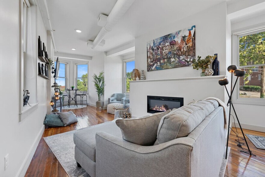 Primary Photo - 155 Dorchester Ave