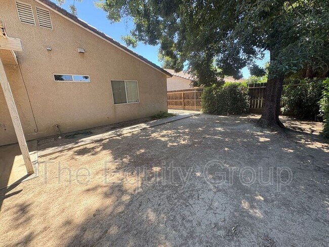 Building Photo - 3832 W Sweet Ave