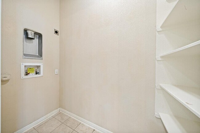 Building Photo - 138 Wainscot Oak Wy