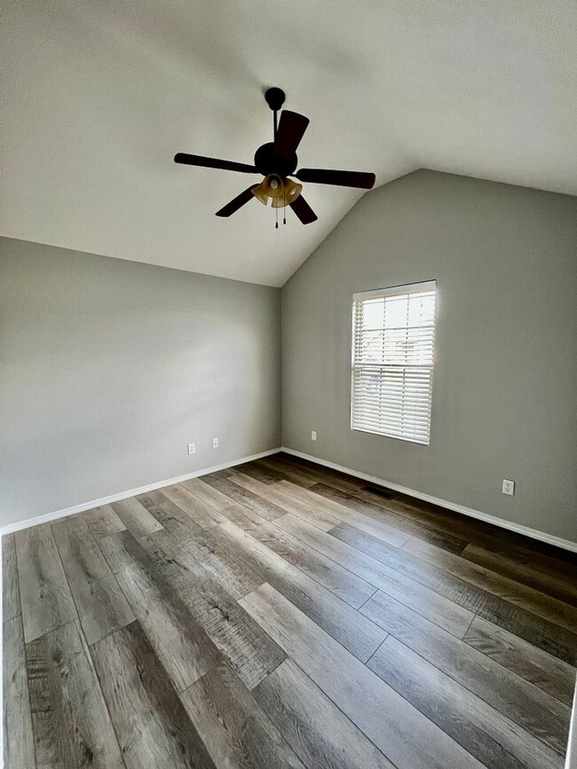 Building Photo - Republic Schools!  Gorgeous Brick Front 3 Bedroom Home Available!