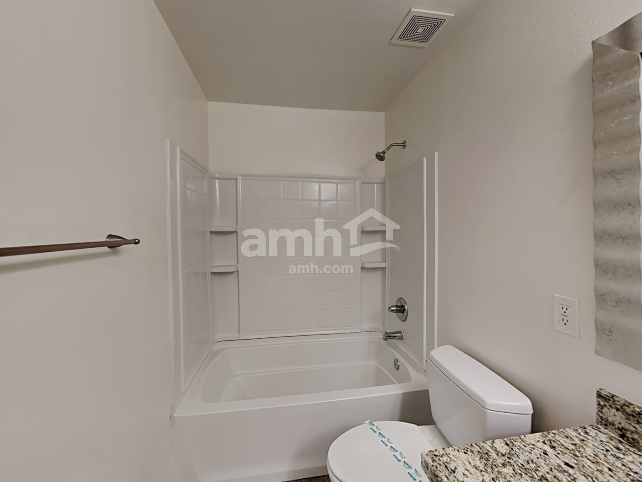 Building Photo - 3542 E Terrace Ave