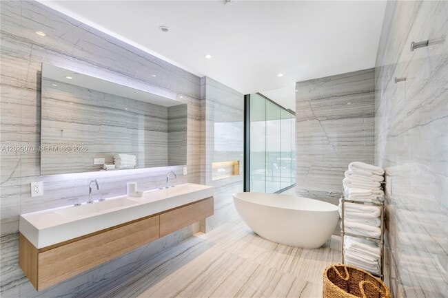 Building Photo - 8701 Collins Ave