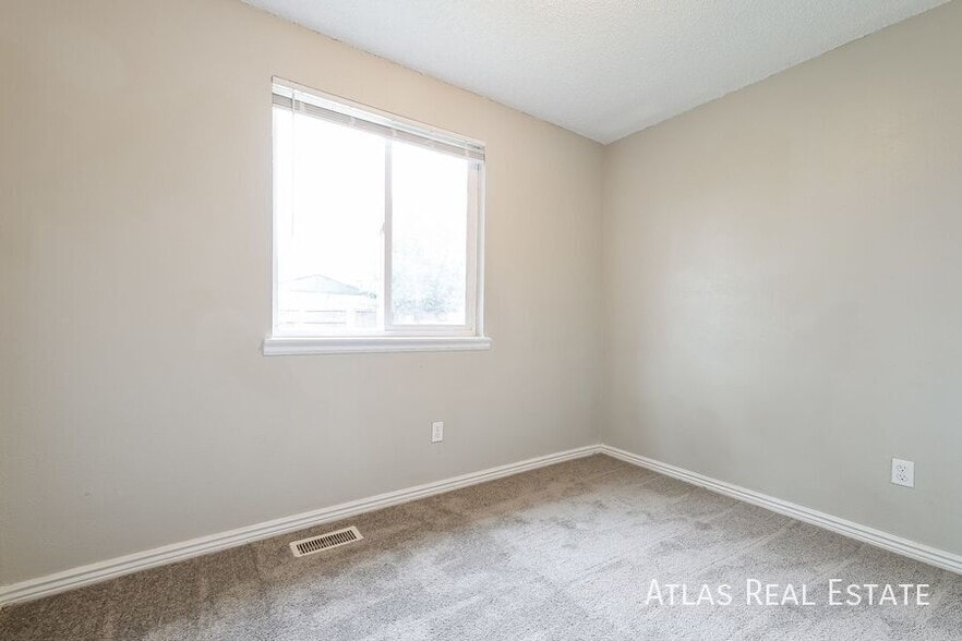 Building Photo - 14782 E Elk Pl