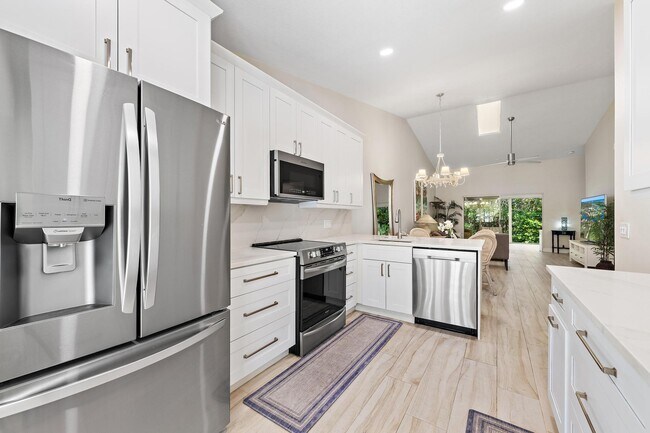 Building Photo - 11139 SE Sea Pines Cir