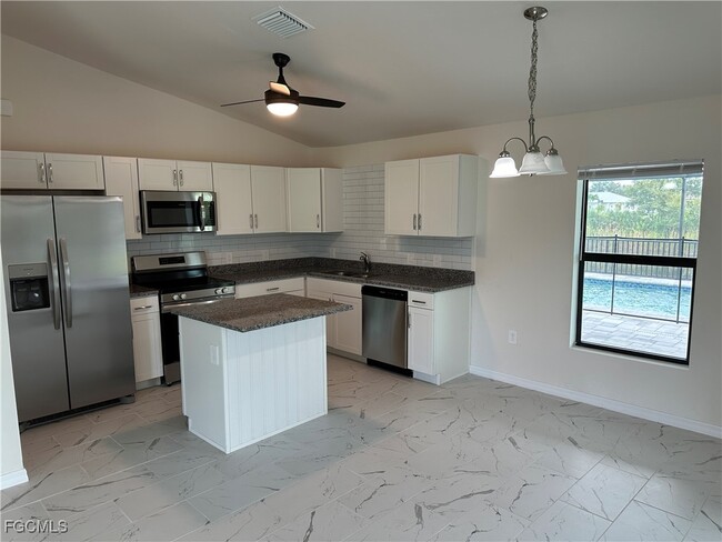 Building Photo - 1007 NW 8th Terrace