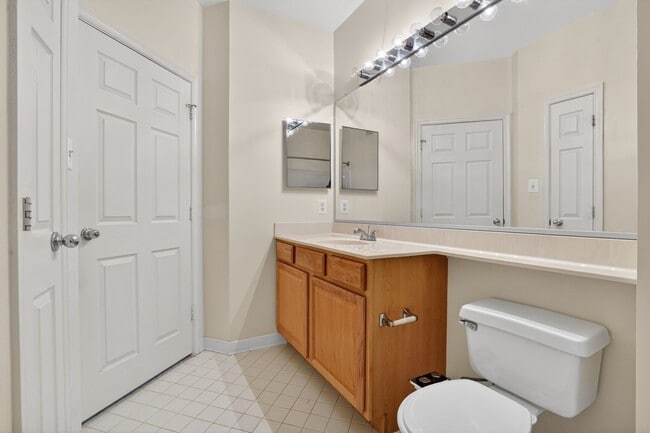 Building Photo - 4138 Fountainside Ln