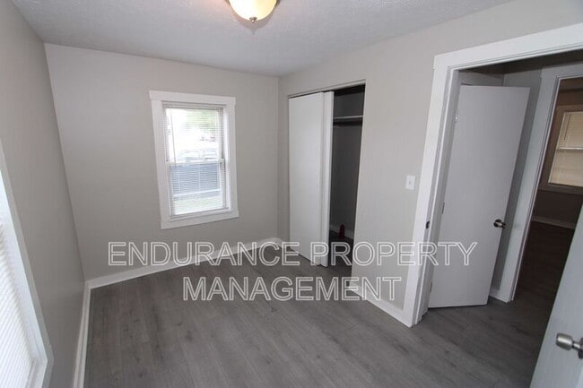 Building Photo - 428 Lake Ave