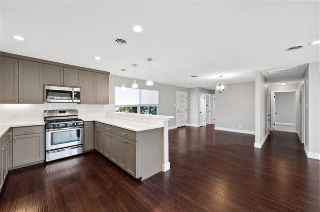 Building Photo - 1305 Glenwood Dr