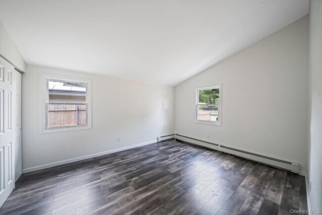 Building Photo - 28 Ashwood Dr