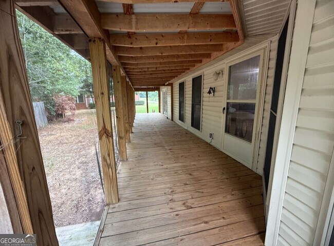 Building Photo - 70 Golden Oaks Dr