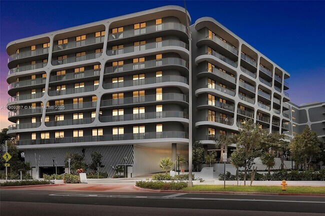 Building Photo - 3900 Alton Rd