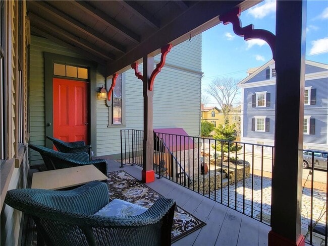 Building Photo - 92 Pelham St