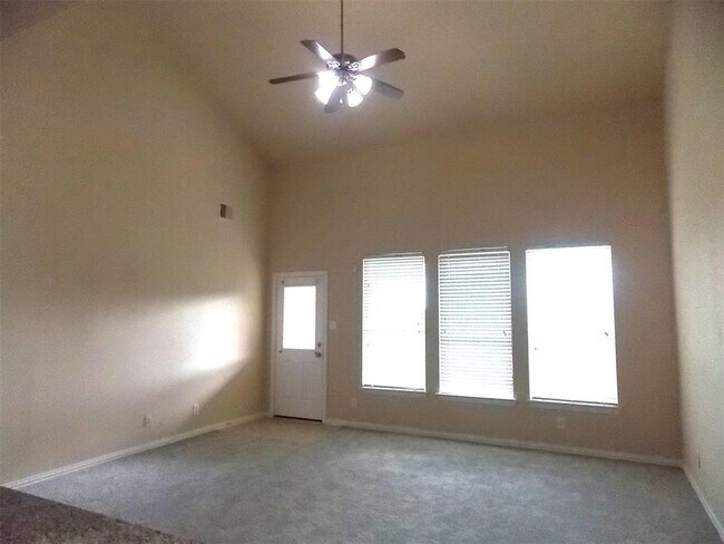 Building Photo - 6130 Carver Pines Dr