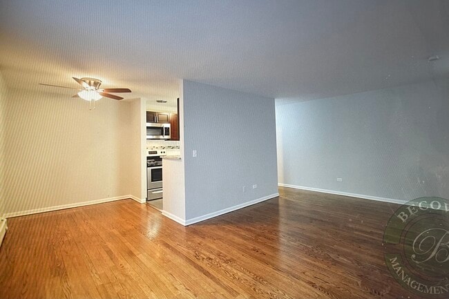 Building Photo - 5534 N Winthrop Ave