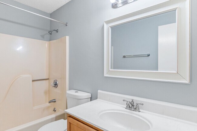 Building Photo - NE Home - Updated Kitchen and Bathrooms!  SS Appliances, Fire Place, Front Porch & Deck, Fenced Y...