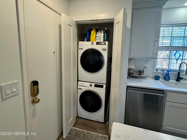 Building Photo - 4358 Timuquana Rd