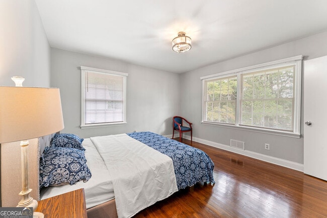 Building Photo - 1131 Custer Ave SE