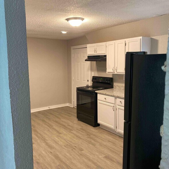 Building Photo - 111 Spruce Ave