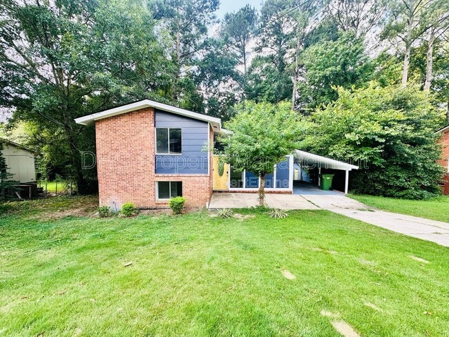 Primary Photo - 3222 Apache Dr