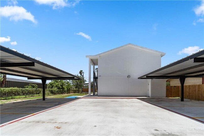 Building Photo - 418 N 3rd St