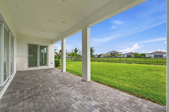 Building Photo - 15239 Goldfinch Cir