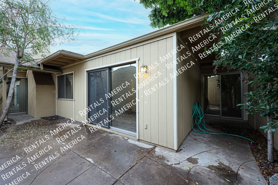 Building Photo - 6626 N Majorca Ln W