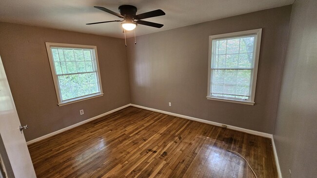 Building Photo - 1100 Willivee Dr