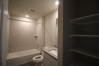 Building Photo - 210 Barton Crk