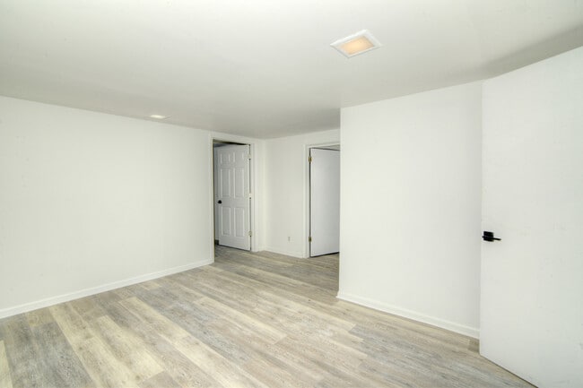 Building Photo - 2309 Sudbury Ln