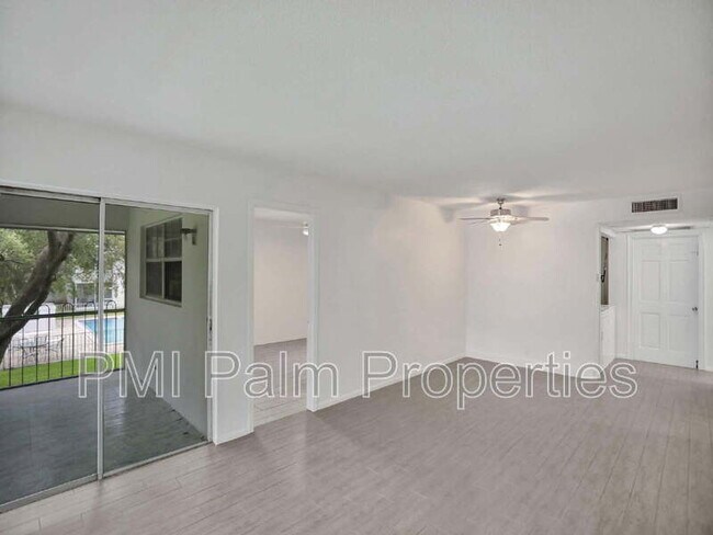 Building Photo - 10193 N Military Trl