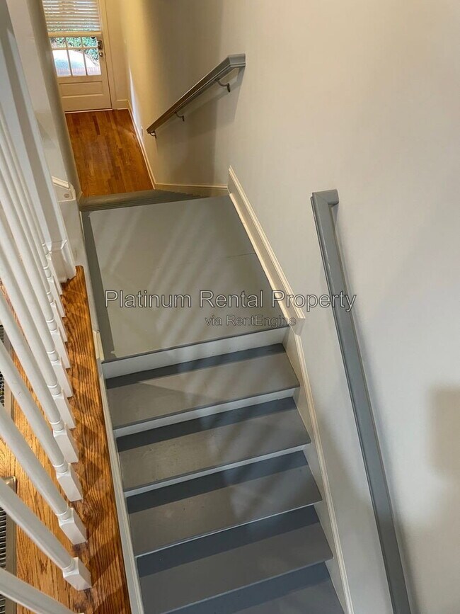 Building Photo - 1875 Adagio Dr