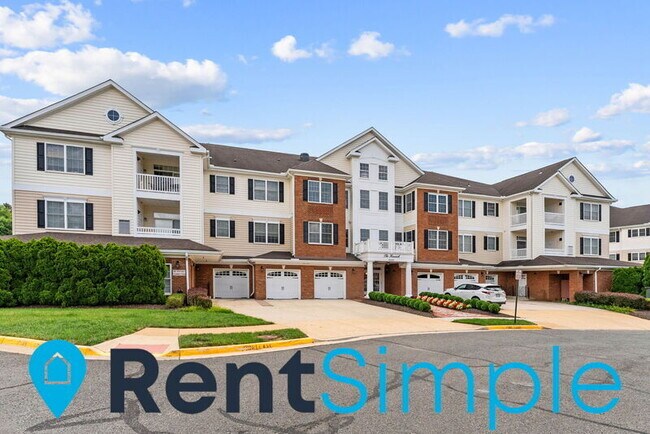 Building Photo - 15221 Royal Crest Dr