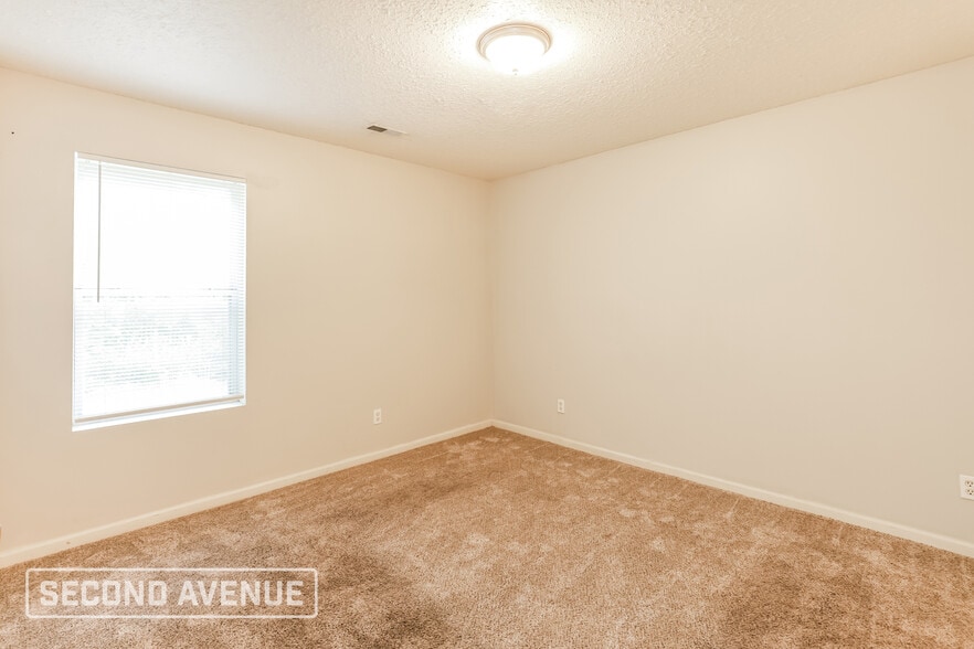 Building Photo - 2833 Kensington Ave