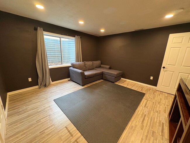 Building Photo - Beautiful 4 Bed 4 Bath Home in Lorson Ranch!!!