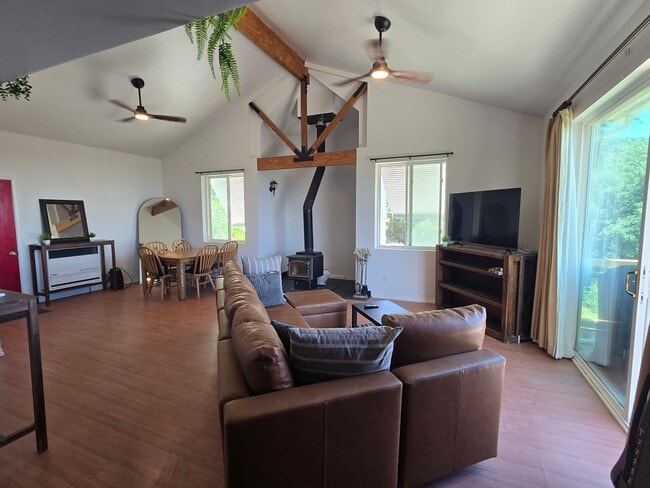 Building Photo - ?PRICE IMPROVED!!?Peaceful Mountain Home i...