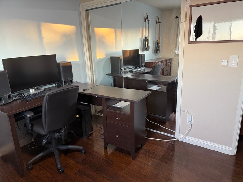 Bedroom1-3 - 7010 Dennison St