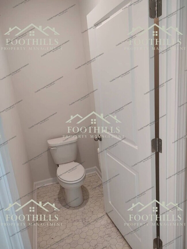 Building Photo - 102 Fancy Trl
